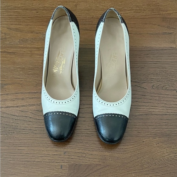 Salvatore Ferragamo Black and White Spectator Heel - Picture 3 of 10